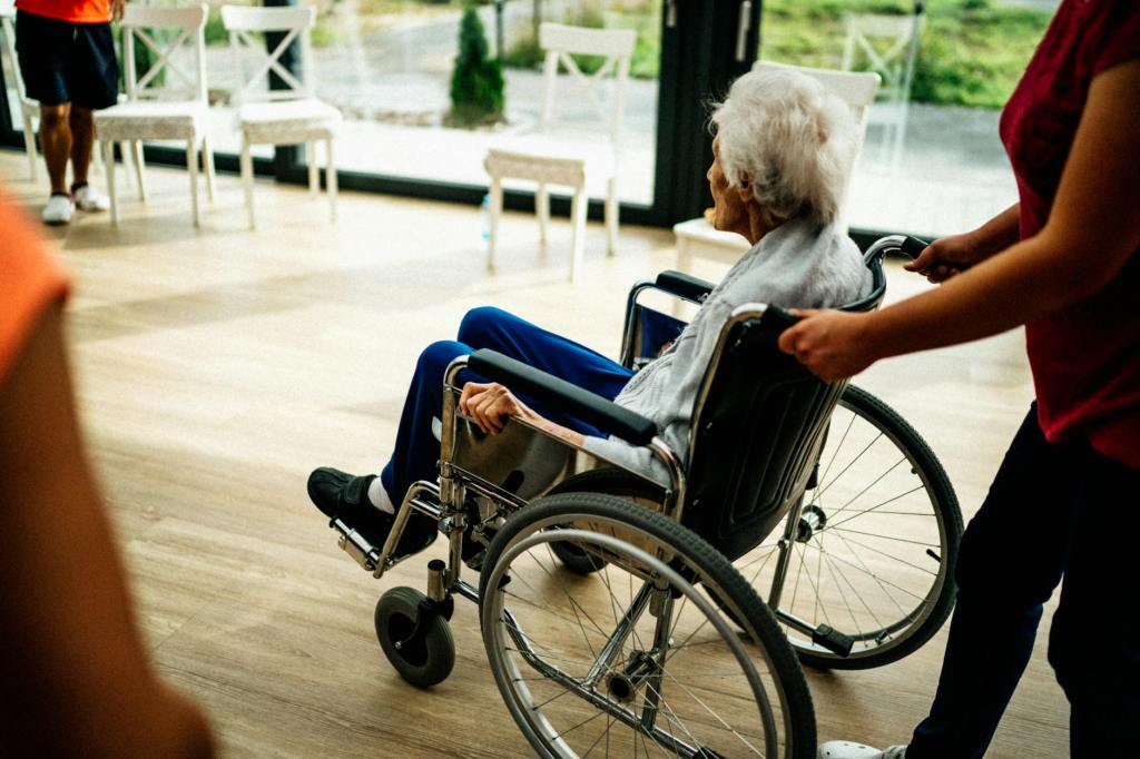 Understanding skilled nursing homes and your&nbsp;recovery